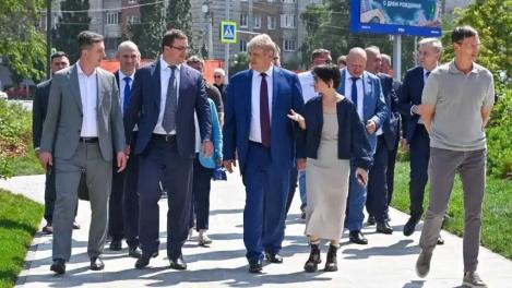 Виталий Хоценко показал полпреду президента «Сердце Омска»