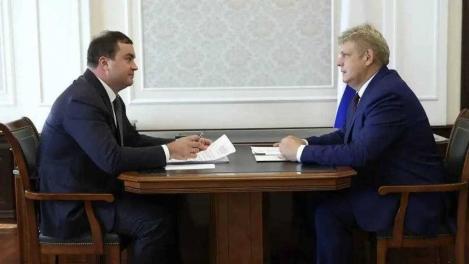 Виталий Хоценко обсудил с Анатолием Серышевым проблемы дольщиков и подготовку региона к зиме