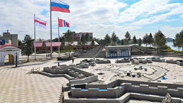 Виталий Хоценко и вице-премьер Оверчук оценили благоустройство набережной Иртыша в Омске
