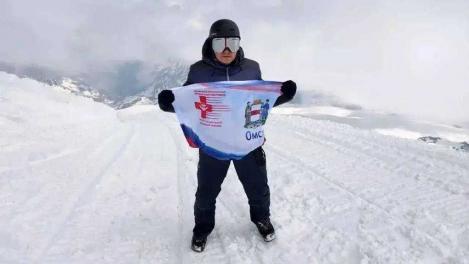 Омские врачи покорили Эльбрус