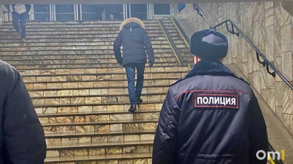 Трое мужчин избили подростков во дворе жилого дома в Омске