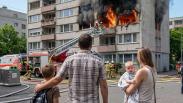 «Приехали с младенцем, а дома нет»: у новосибирцев в день выписки из роддома сгорела квартира