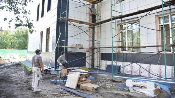 Ремонт школы № 91 в Омске завершён более чем на половину