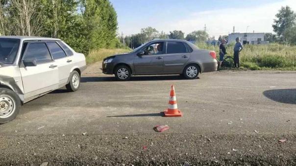 В Омской области ребёнок пострадал при столкновении двух автомобилей