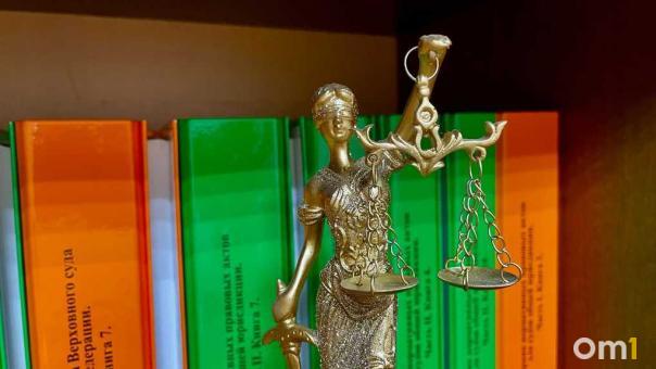 В Омской области женщину оштрафовали за мат в адрес работника бюджетного учреждения