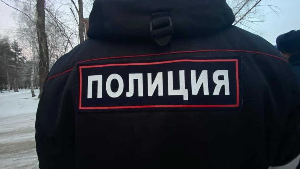 Суд отправил в колонию мужчину, напавшего на полицейского в отделе МВД