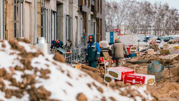 В Омске начали строительство апарт-отеля на месте бывшего картодрома ДОСААФ