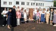 В Новосибирске открыли памятный камень в честь медиков
