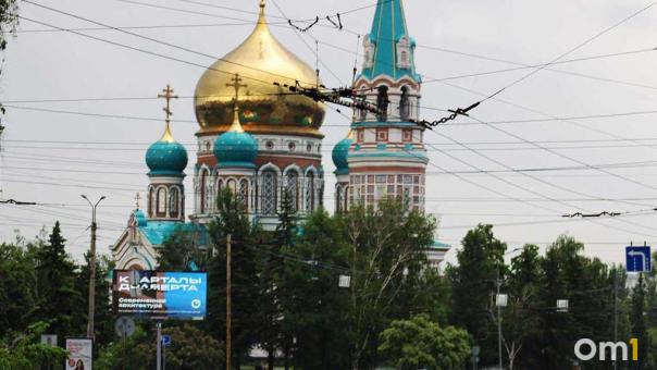 Омск остывает до +8 ночью — к выходным вернётся +32 и риск пожаров