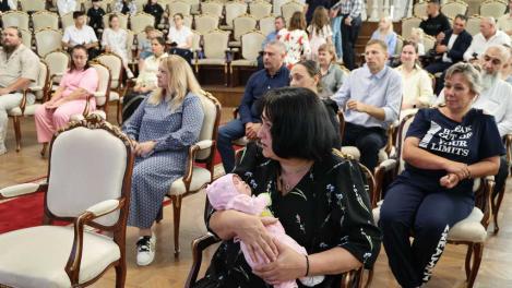 На машину — до 2 миллионов: 28 многодетных семей в Новосибирской области получили сертификаты на покупку автомобиля