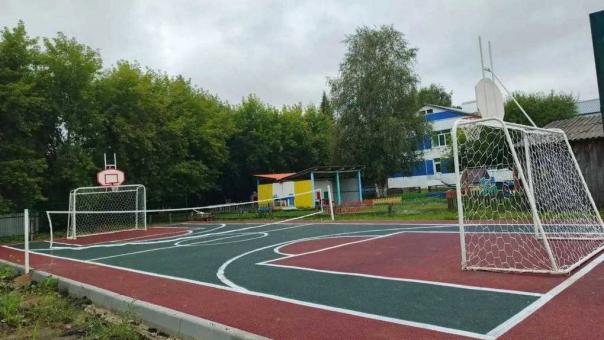 В Усть-Ишиме открыли спортивную площадку для дошкольников