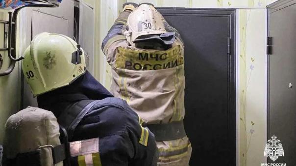 В Омске из горящей девятиэтажки спасли пять человек