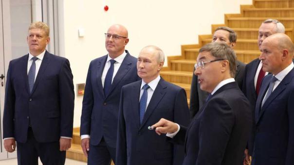 Стало известно что показали Владимиру Путину в НГУ в Новосибирске