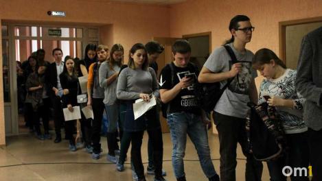 Сколько времени отнимают справки и очереди: омичей просят рассказать о бюрократии