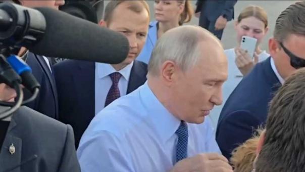 Мама школьницы рассказала о встрече дочери с Владимиром Путиным в Новосибирске