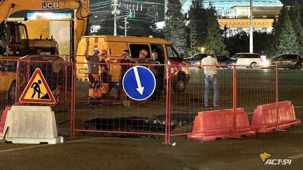 Аварию на площади Ленина в Новосибирске локализовали: дорогу откроют сегодня