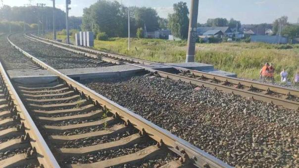 Подростка госпитализировали после происшествия с электропоездом под Новосибирском