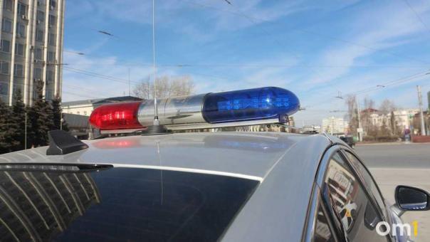 В Омской области 17-летний питбайкер сбил женщину и скрылся с места ДТП