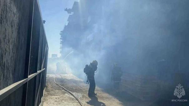 Один человек в реанимации: хроника пожара в «Кварталах Драверта»