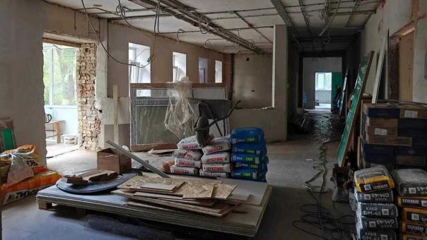 В Полтавском районе продолжается ремонт поликлиники ЦРБ