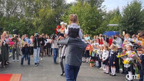 В десяти школах Омской области введут оценки за поведение