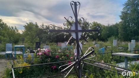 Омичи пожаловались на платный въезд на городские кладбища