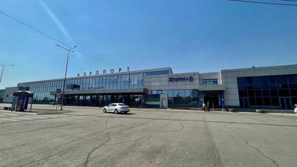 Омичам рассказали, как найти забытые в самолёте вещи