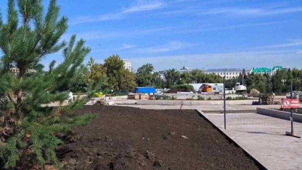 На площади Бухгольца в Омске начали готовить место для «Державы»