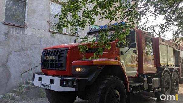 Дом и машина загорелись одновременно: что произошло на 12-й Амурской
