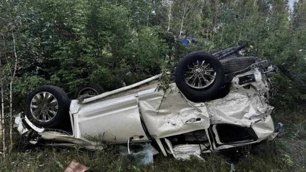 Два человека погибли в жутком ДТП с тремя автомобилями под Омском