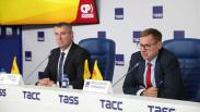 Мигрантов хотят убрать из доставки и общепита в Новосибирской области