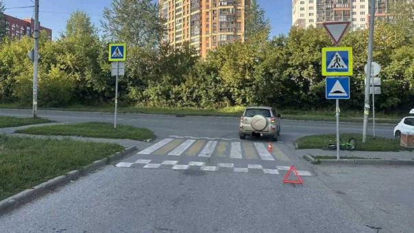 Девятилетнюю девочку на велосипеде сбили прямо на переходе в Новосибирске