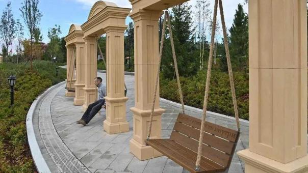 Герман Греф посетил готовящуюся к открытию набережную у Омской крепости