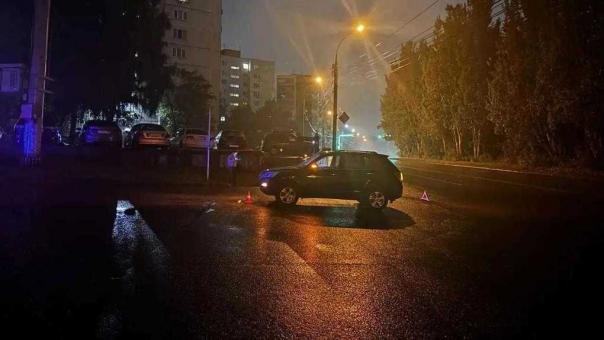Несовершеннолетняя девушка оказалась под колёсами автомобиля в Новосибирске