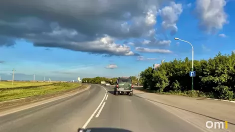 В Омской области обновили ещё один участок дороги в сторону Казахстана