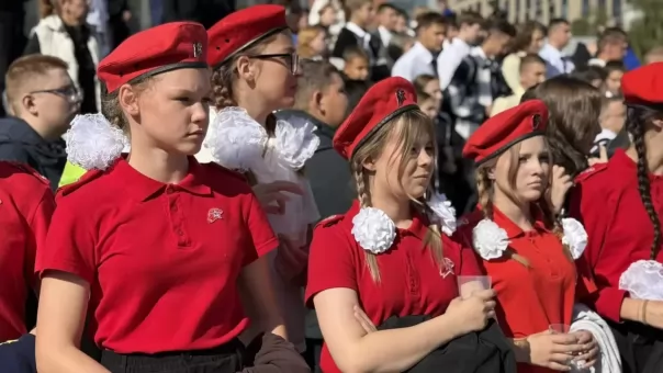 Сотни новосибирцев зажгли свечи в память о жертвах Беслана