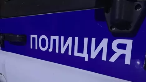 В Омске полицейские спасли семью с детьми от пожара в частном доме