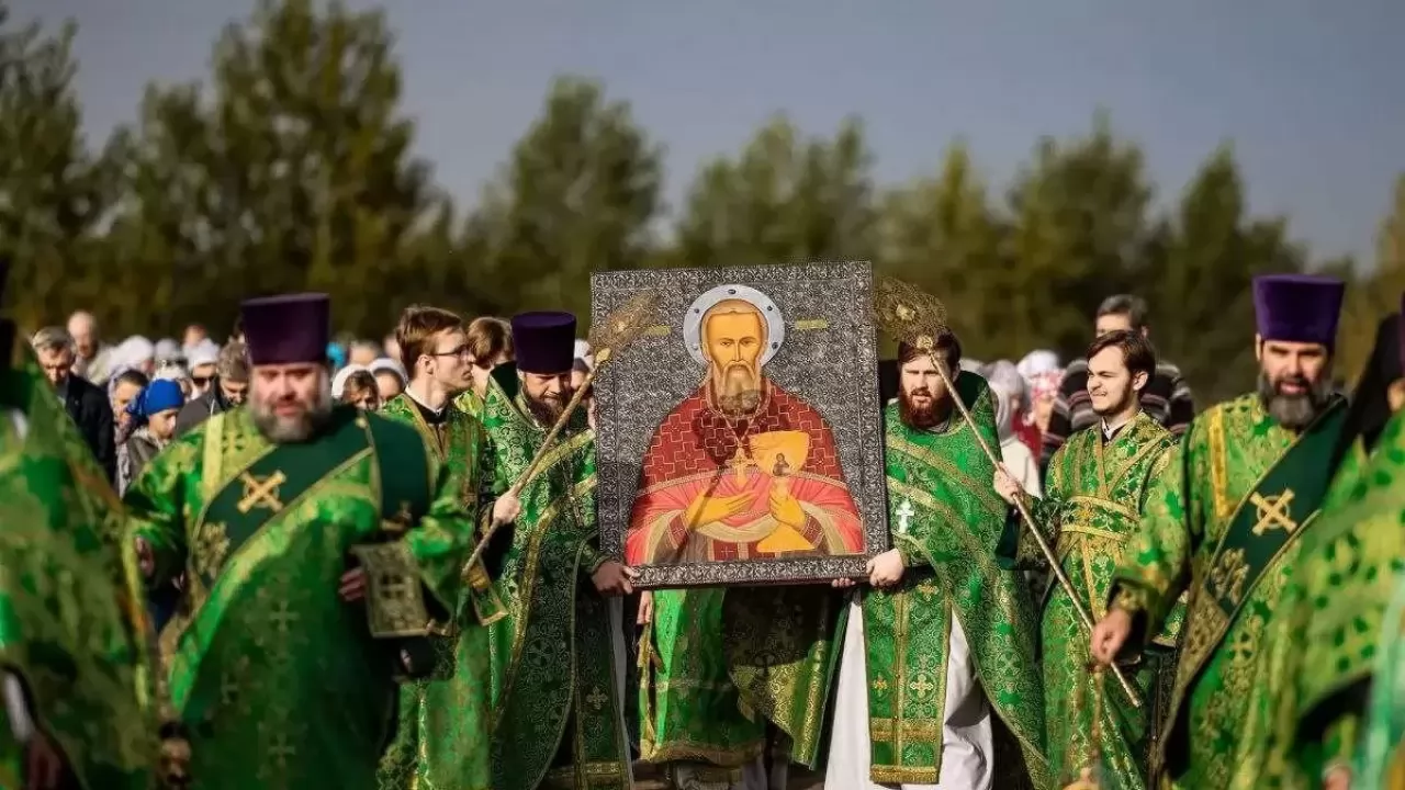 Икона Иоанна Кронштадтского повторила по Иртышу путь святого 1905 года