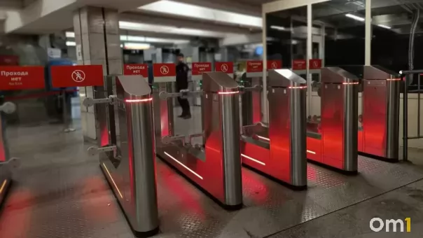 Омский суд взыскал с метро деньги за травму пассажира