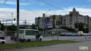 В Омске пассажир избил водителя маршрутки из-за льготной «Омки»