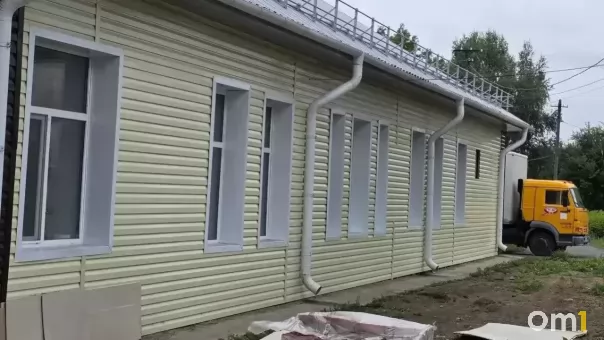 В Нововаршавской райбольнице продолжается капитальный ремонт поликлиники