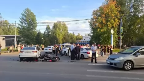 Возле НГПУ: На Выборной в Новосибирске мотоциклист погиб в ДТП с Hyundai