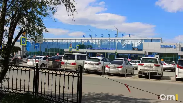 Транспортная прокуратура проверяет права пассажиров из-за задержек рейсов в Омске