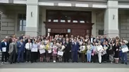 Сразу 50 омских журналистов получили награды от губернатора