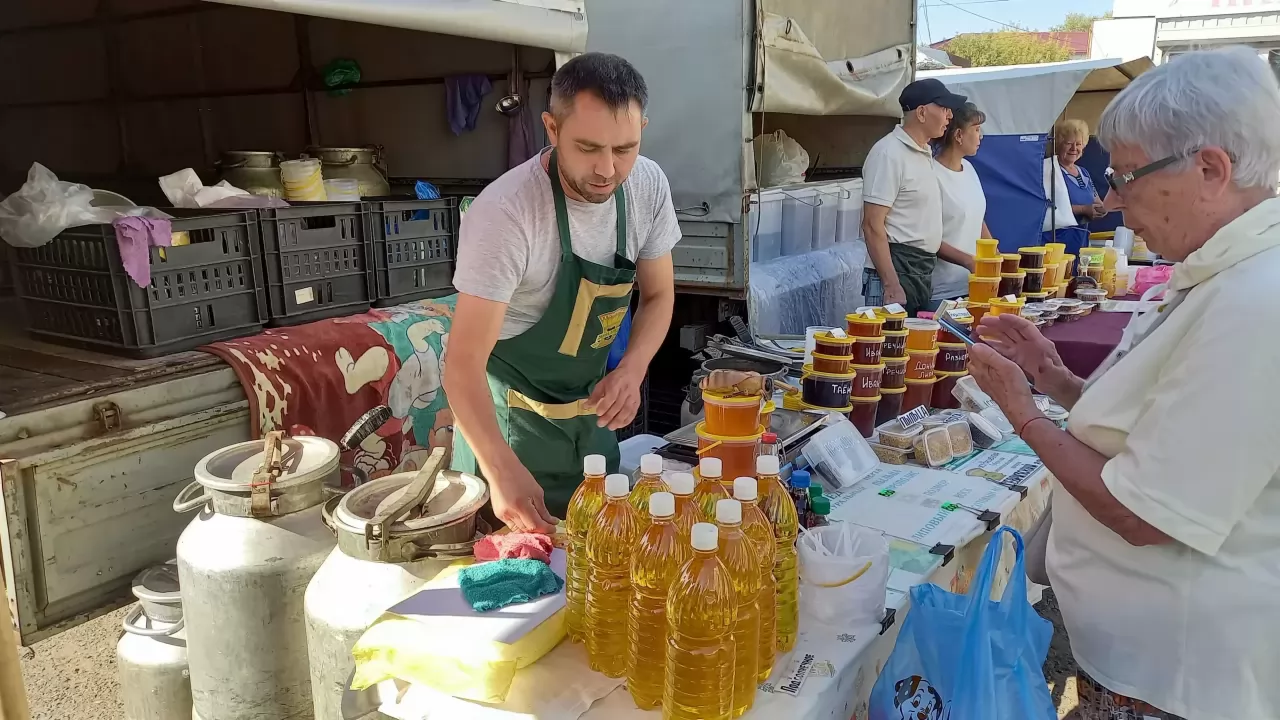 Фермеры и садоводы региона привозят свою продукцию на муниципальные рынки Омска