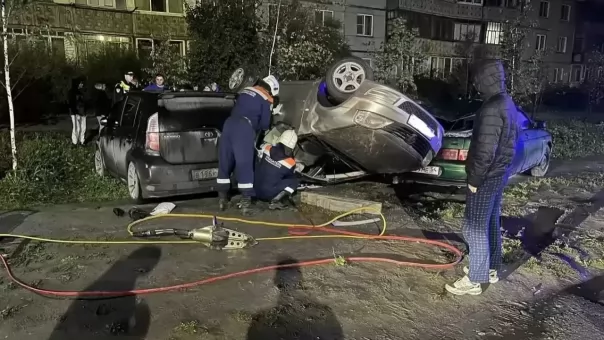 Вылетел с дороги и перевернулся — водитель Renault Logan погиб под Новосибирском