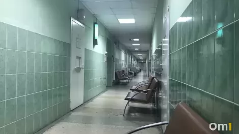 Поездка на соревнования закончилась больницей для 13 юных хоккеистов из Новосибирска