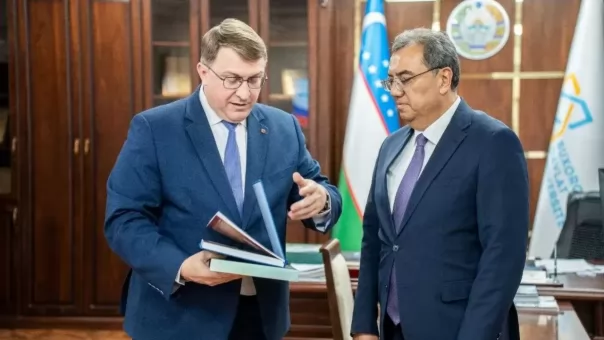 ОмГУ и БухГУ заключили договор о сотрудничестве