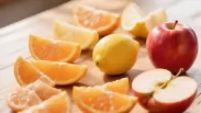 Зрение можно сохранить без «суперфудов»: врач раскрыл главное правило питания