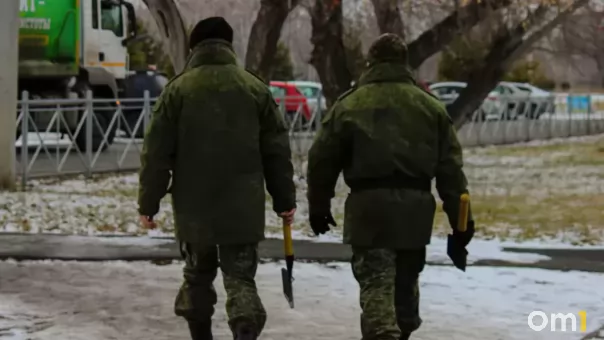 С 10 октября омичей начнут отправлять к местам военной службы